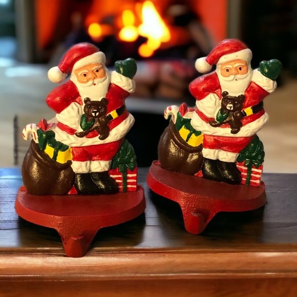 Vtg Pair of Cast Iron Santa Stocking Holders. Hand painted. Made in Taiwan. - Picture 2 of 5